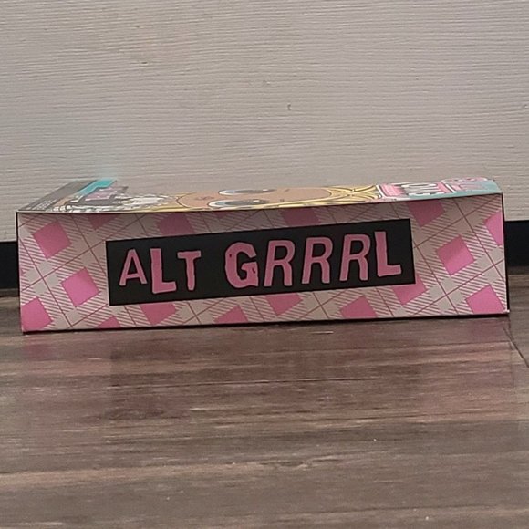 LOL Surprise! OMG Limited Edition  Alt Grrrl Fashion Doll - Picture 2 of 5